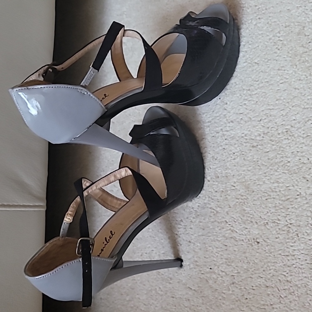 Shoes - Picture 2 of 4